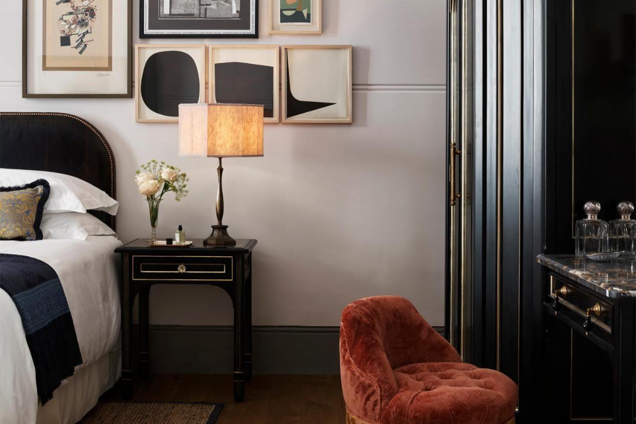 فندق Nomad لندن المظهر الخارجي الصورة A bedroom at The Ivy Hotel