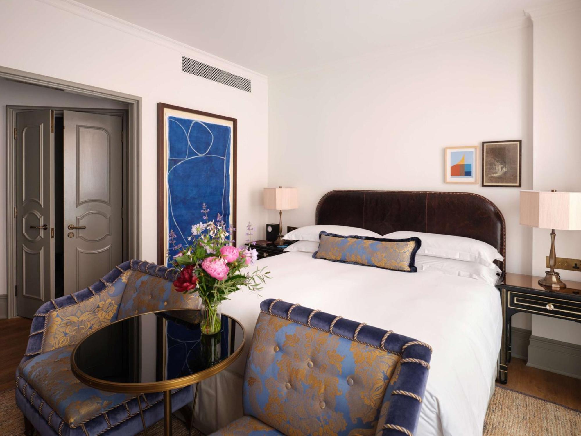 فندق Nomad لندن المظهر الخارجي الصورة A bedroom at the Four Seasons Hotel